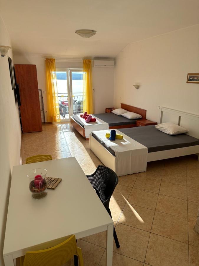 Apartments Badnje Dramalj Esterno foto